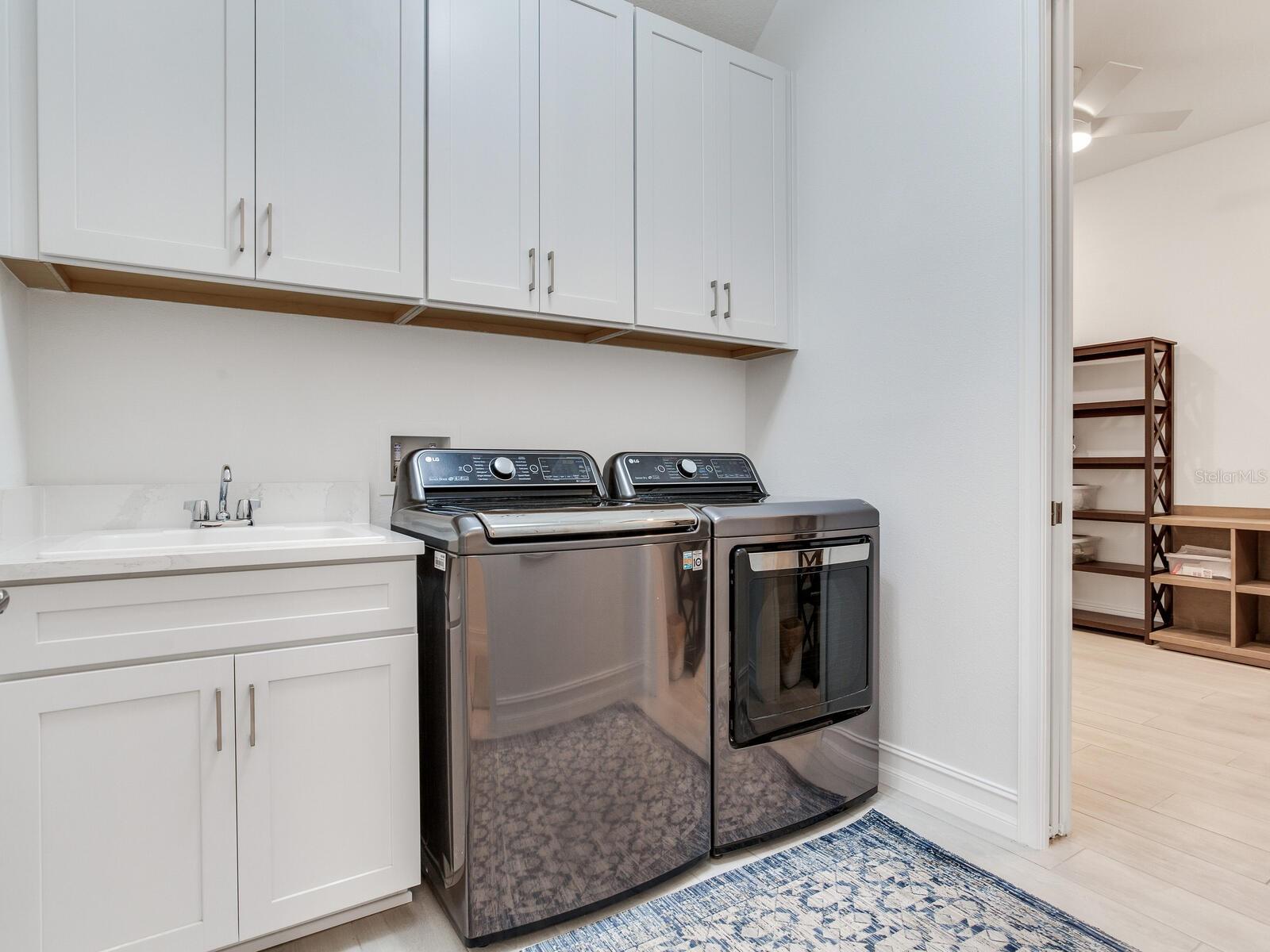Listing photo id 17 for 6057 Marsh Trail Drive