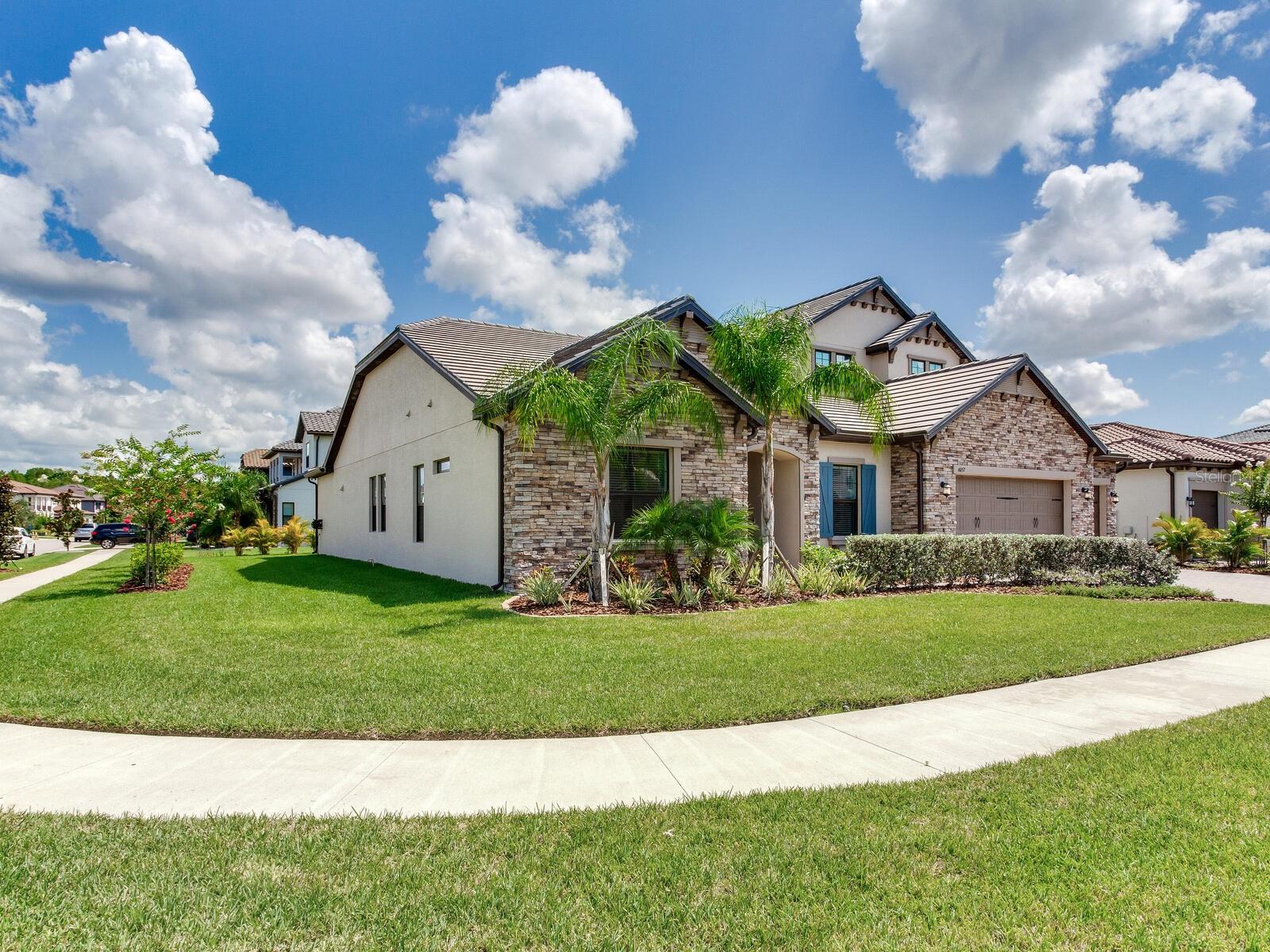 Listing photo id 1 for 6057 Marsh Trail Drive