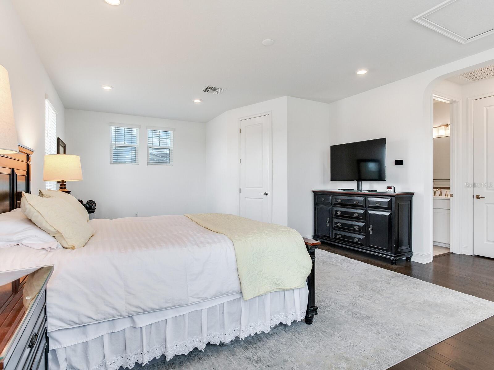 Listing photo id 50 for 6057 Marsh Trail Drive