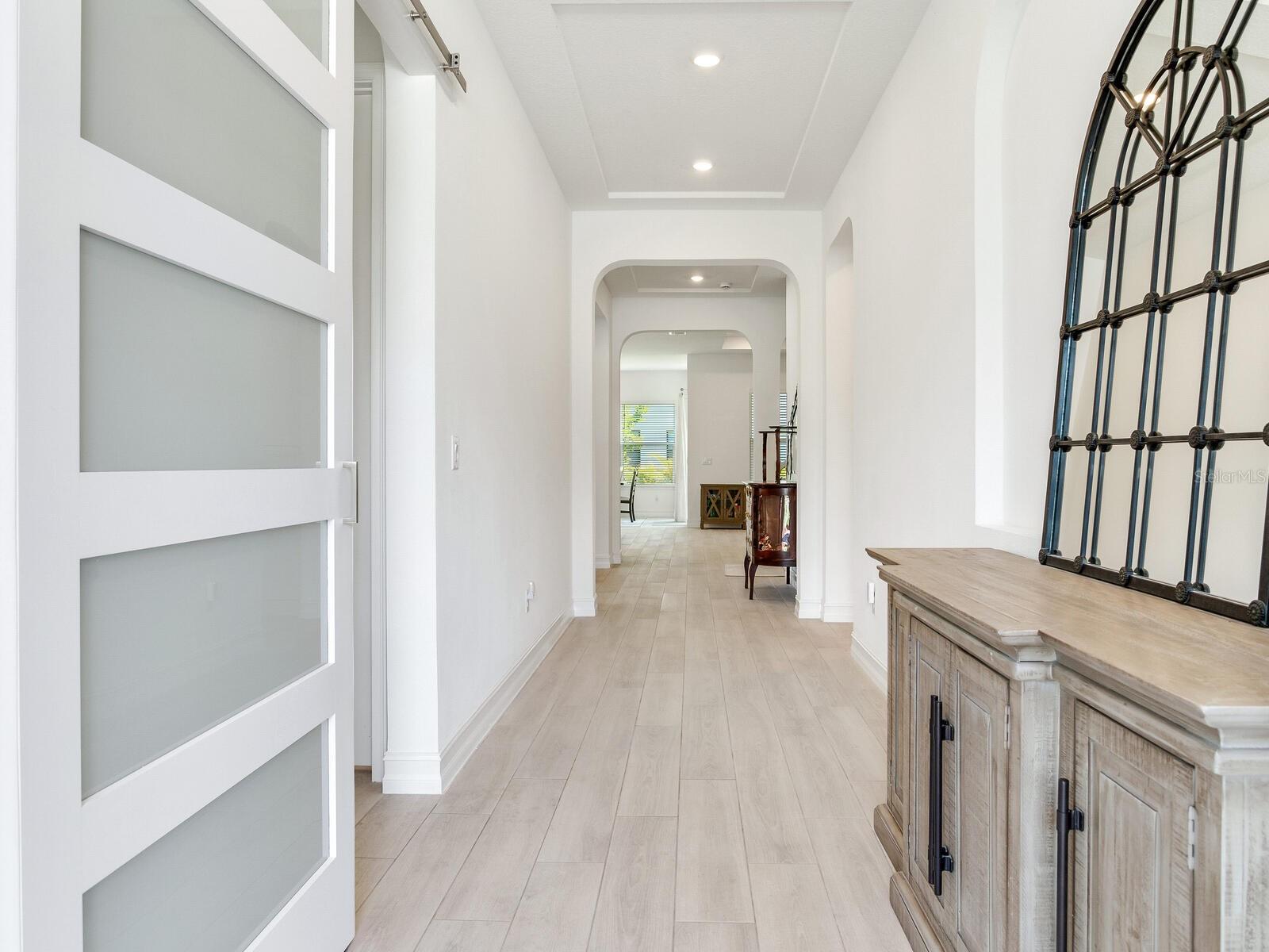 Listing photo id 6 for 6057 Marsh Trail Drive