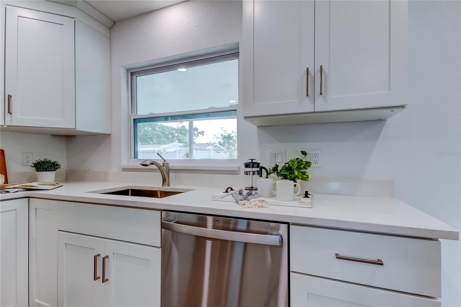 Image 16 of 52 For 13344 88th Avenue