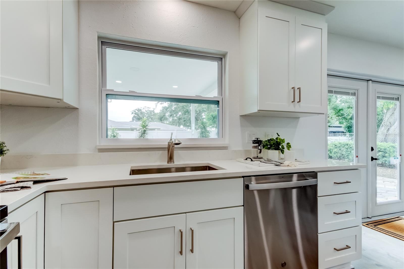 Image 18 of 52 For 13344 88th Avenue