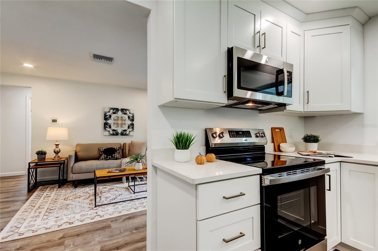 Image 19 of 52 For 13344 88th Avenue