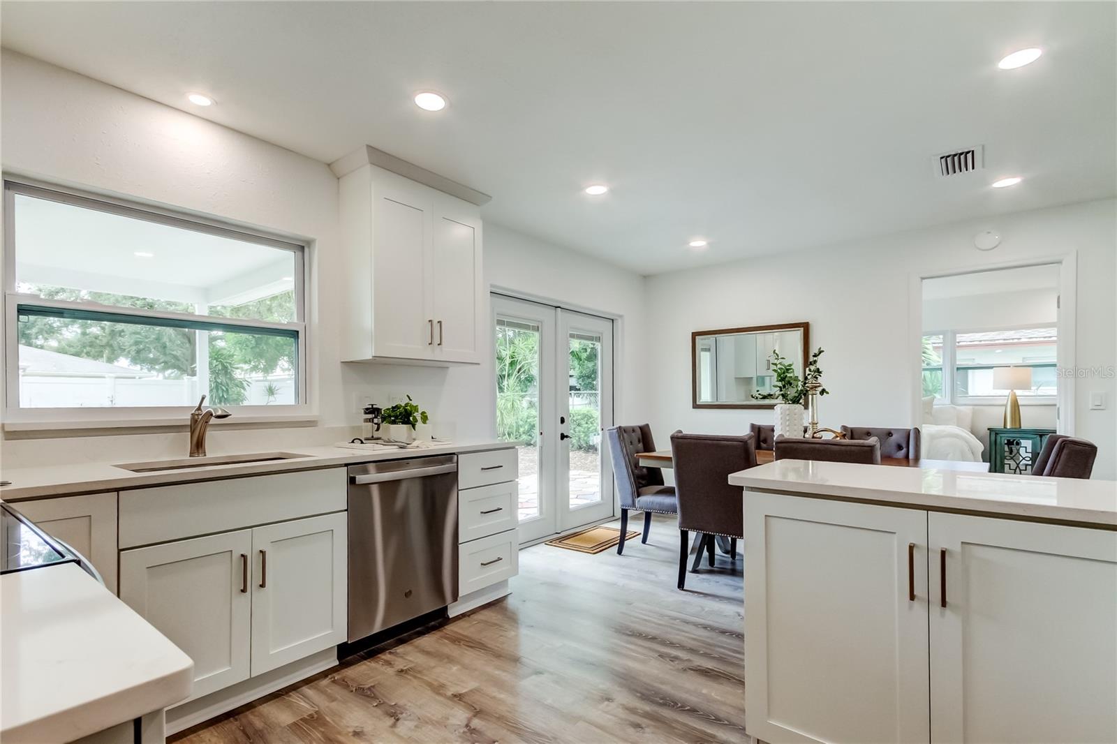 Image 23 of 52 For 13344 88th Avenue