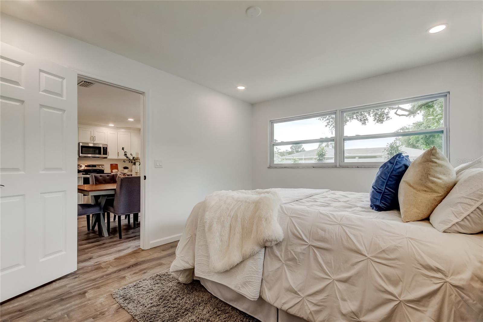 Image 31 of 52 For 13344 88th Avenue