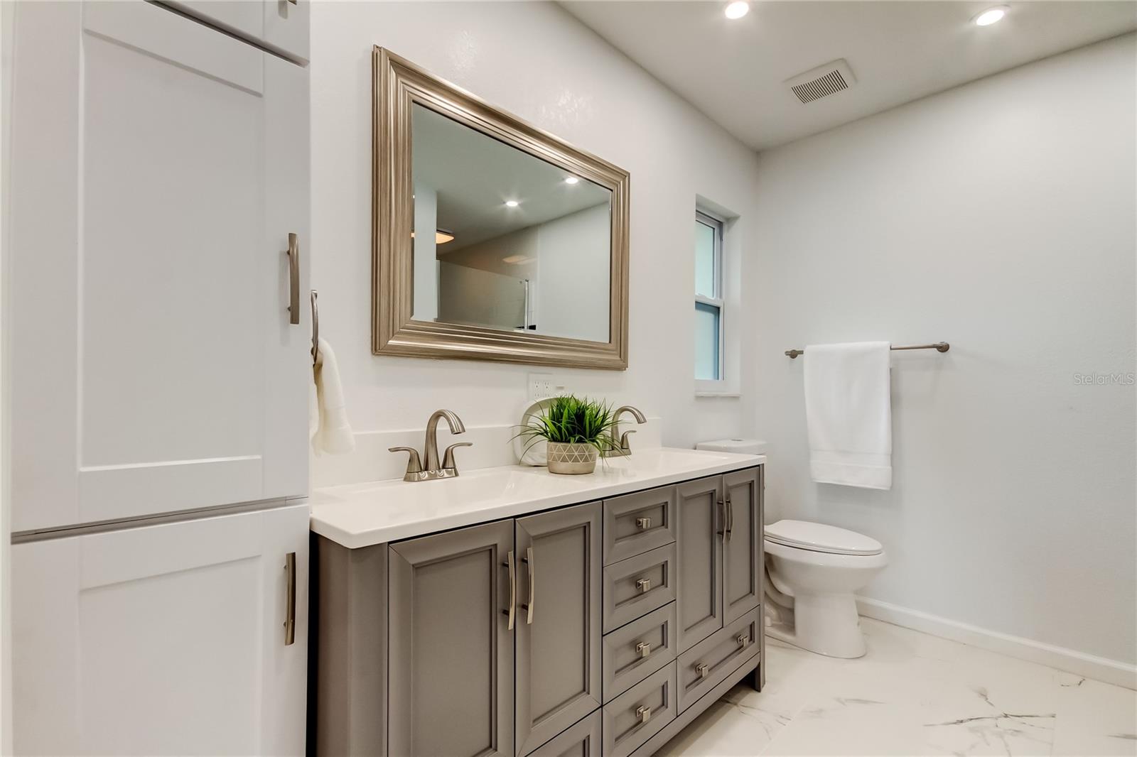 Image 32 of 52 For 13344 88th Avenue