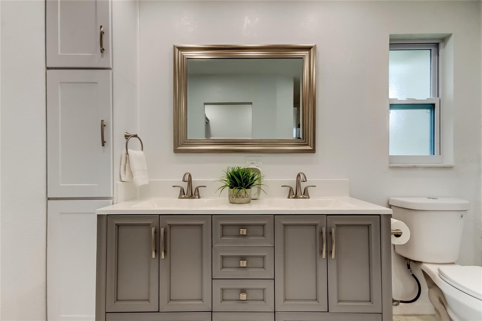 Image 33 of 52 For 13344 88th Avenue