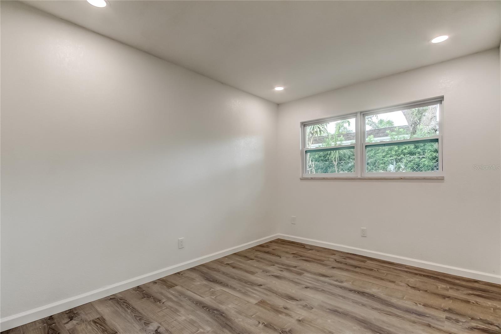 Image 36 of 52 For 13344 88th Avenue