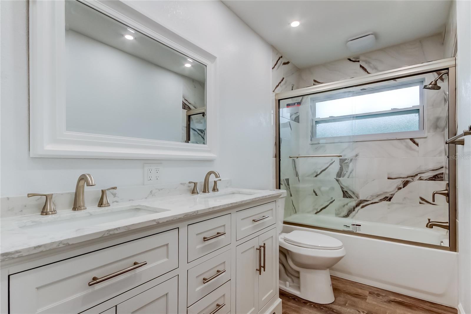 Image 38 of 52 For 13344 88th Avenue