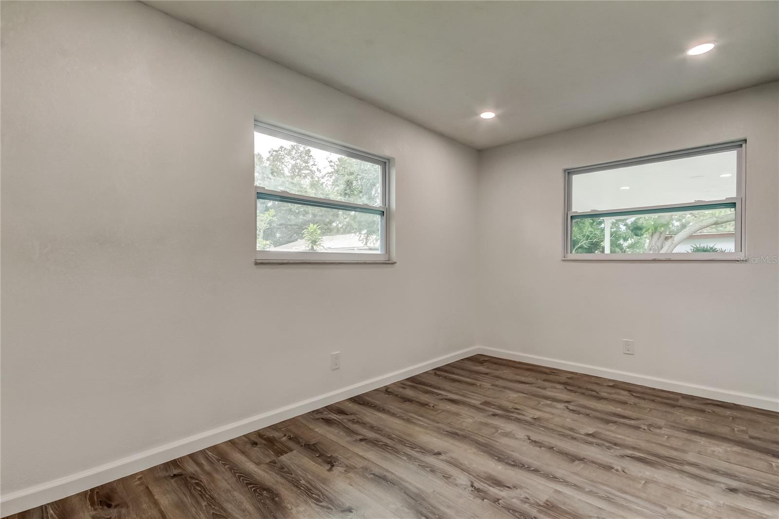 Image 43 of 52 For 13344 88th Avenue