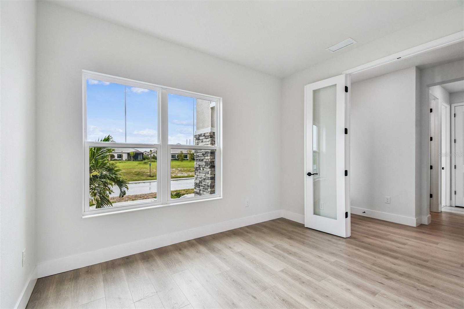 Image 18 of 50 For 699 Allora Avenue