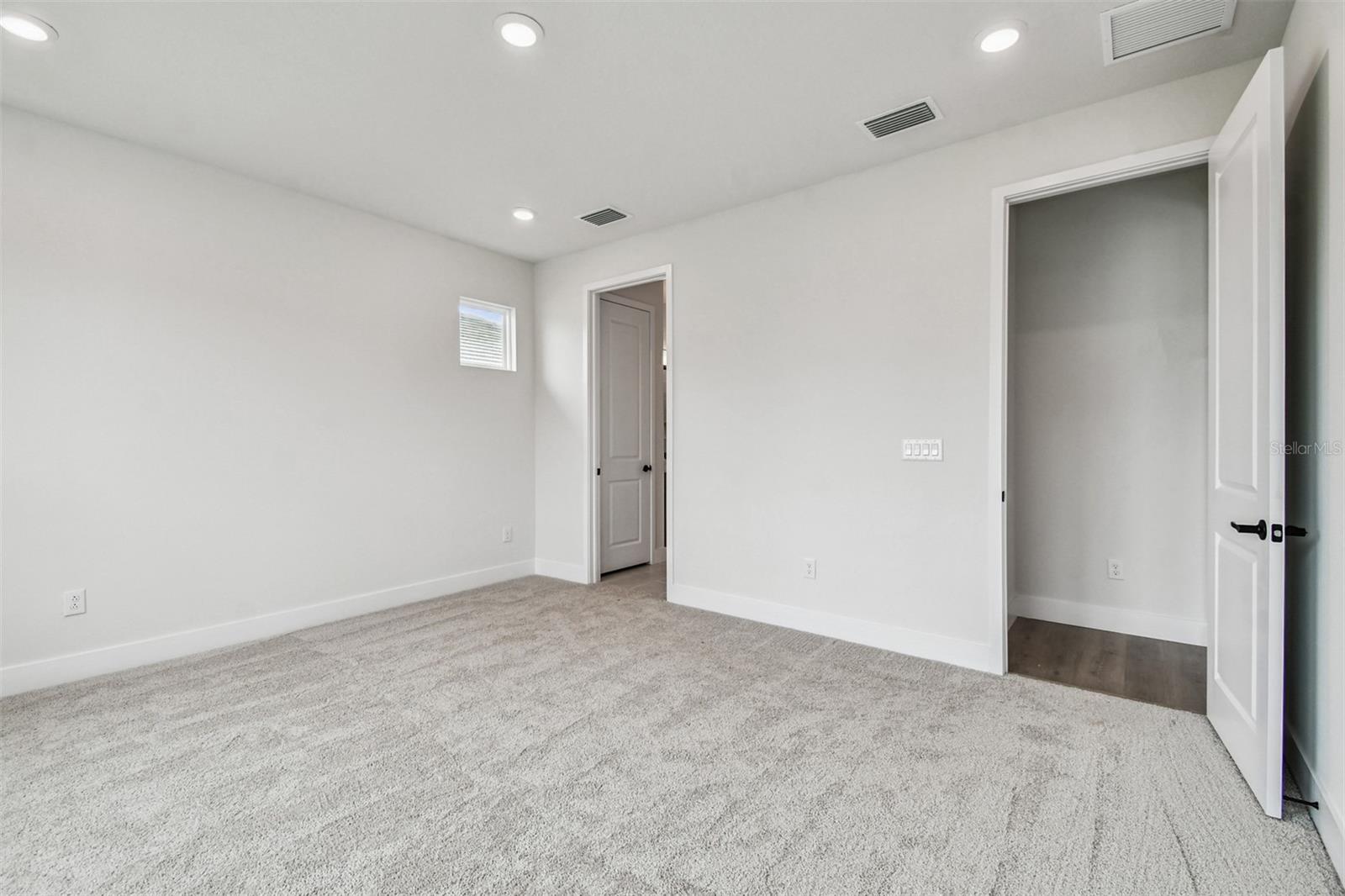 Image 21 of 50 For 699 Allora Avenue