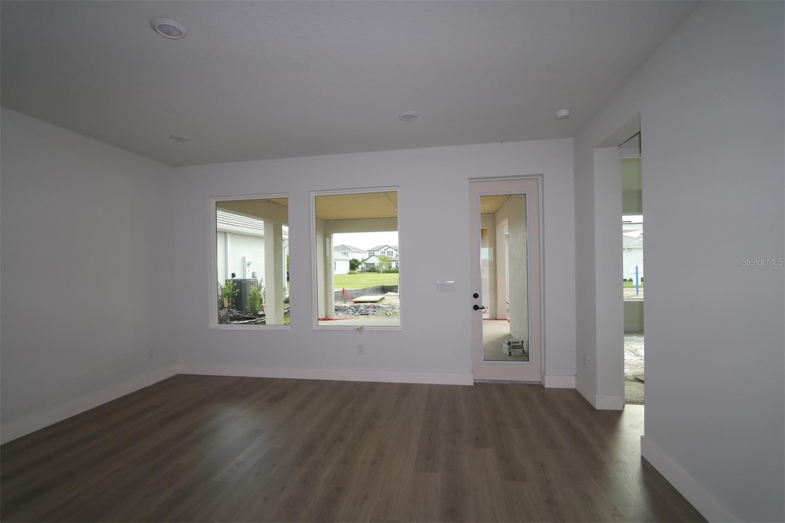 Image 8 of 17 For 699 Allora Avenue