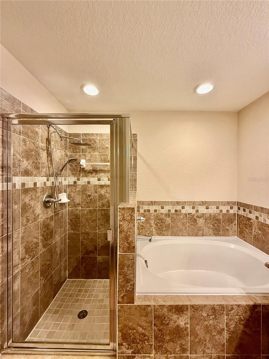 Listing photo id 19 for 6054 Merrifield Drive