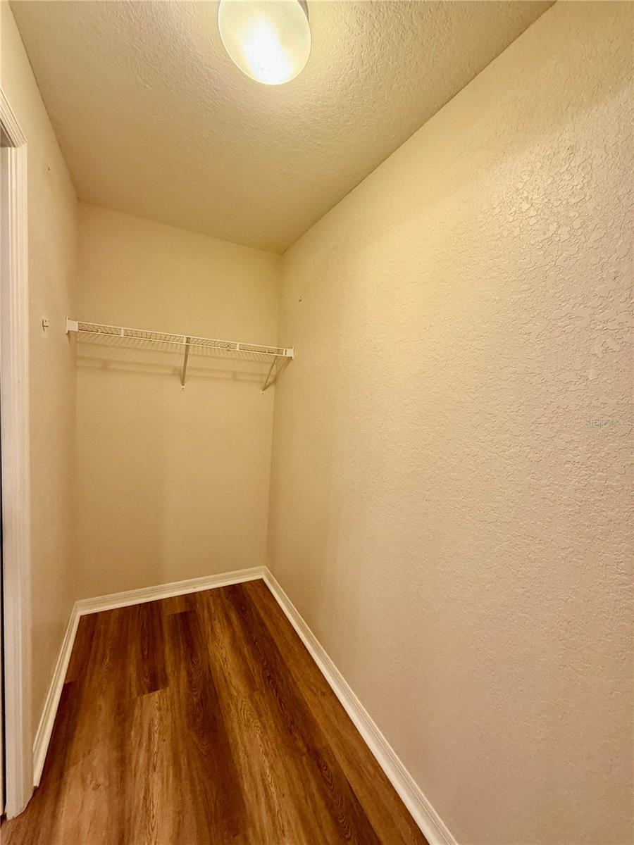 Listing photo id 20 for 6054 Merrifield Drive