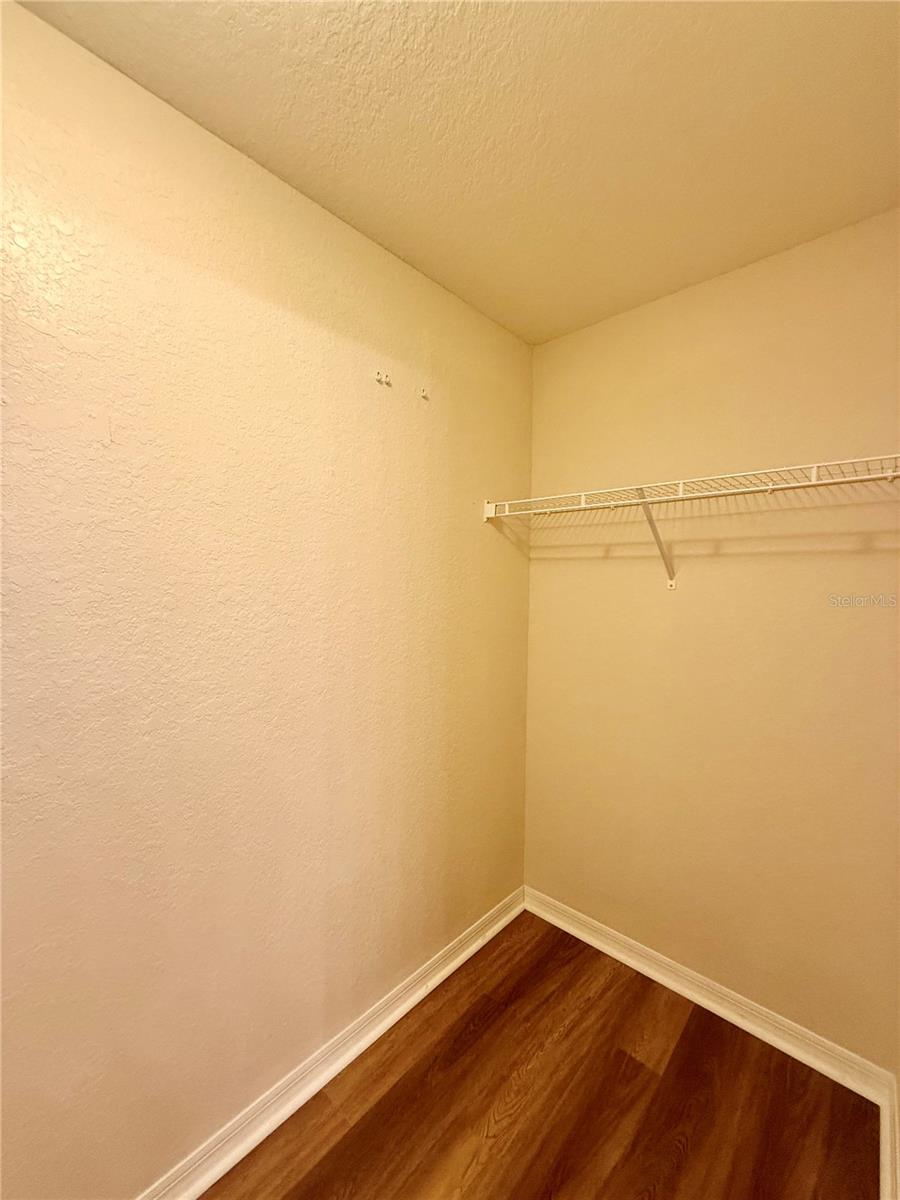 Listing photo id 21 for 6054 Merrifield Drive