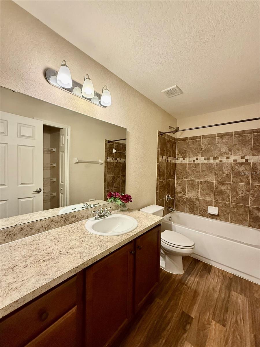 Listing photo id 25 for 6054 Merrifield Drive