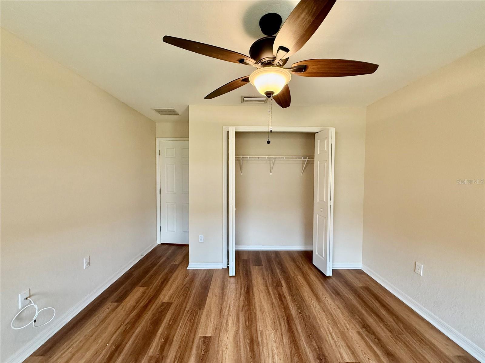 Listing photo id 27 for 6054 Merrifield Drive