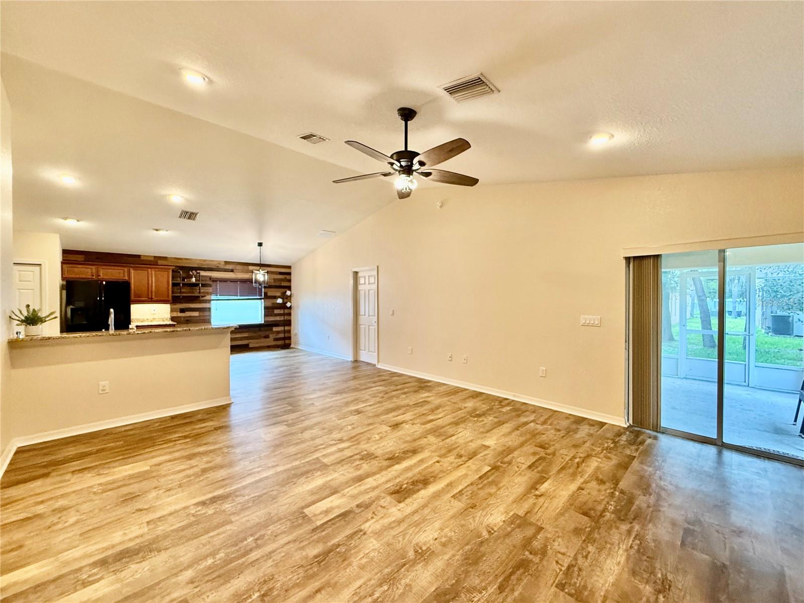 Listing photo id 1 for 6054 Merrifield Drive