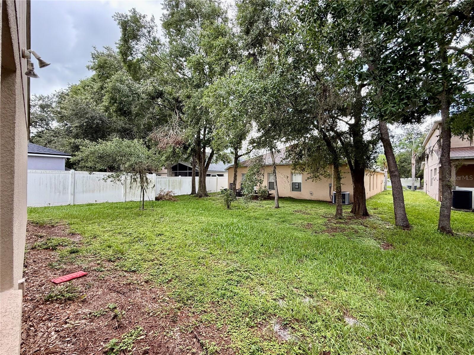 Listing photo id 29 for 6054 Merrifield Drive