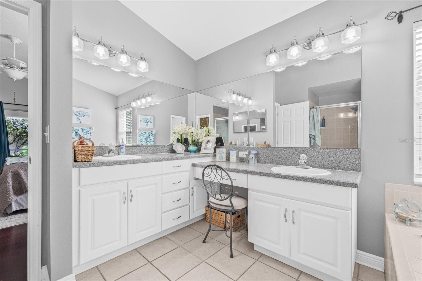Image 14 of 39 For 34811 Arbor Green Place