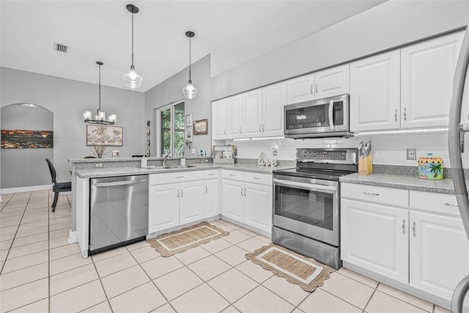 Image 9 of 39 For 34811 Arbor Green Place