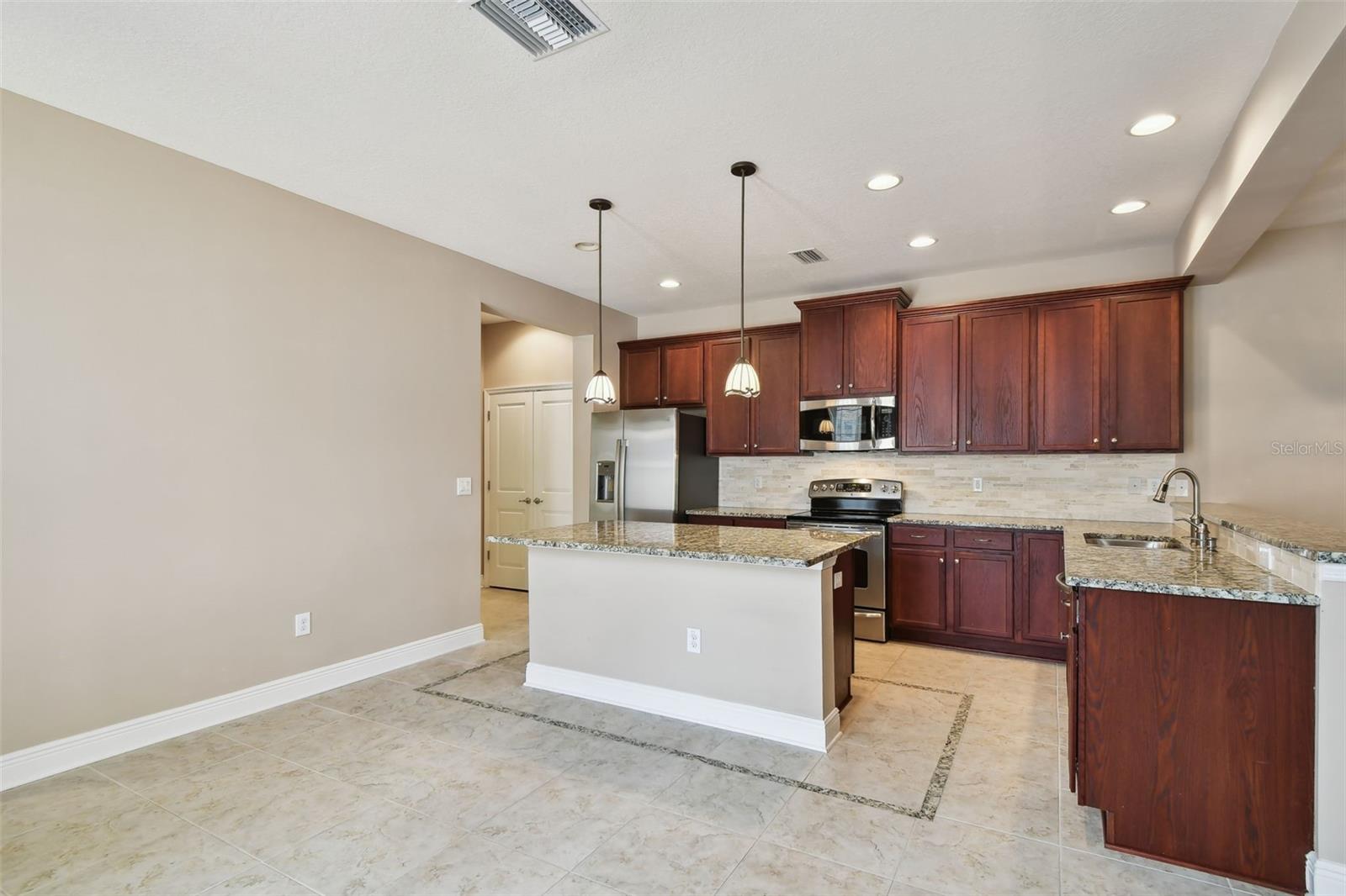 Image 16 of 73 For 11317 Wickersley Place