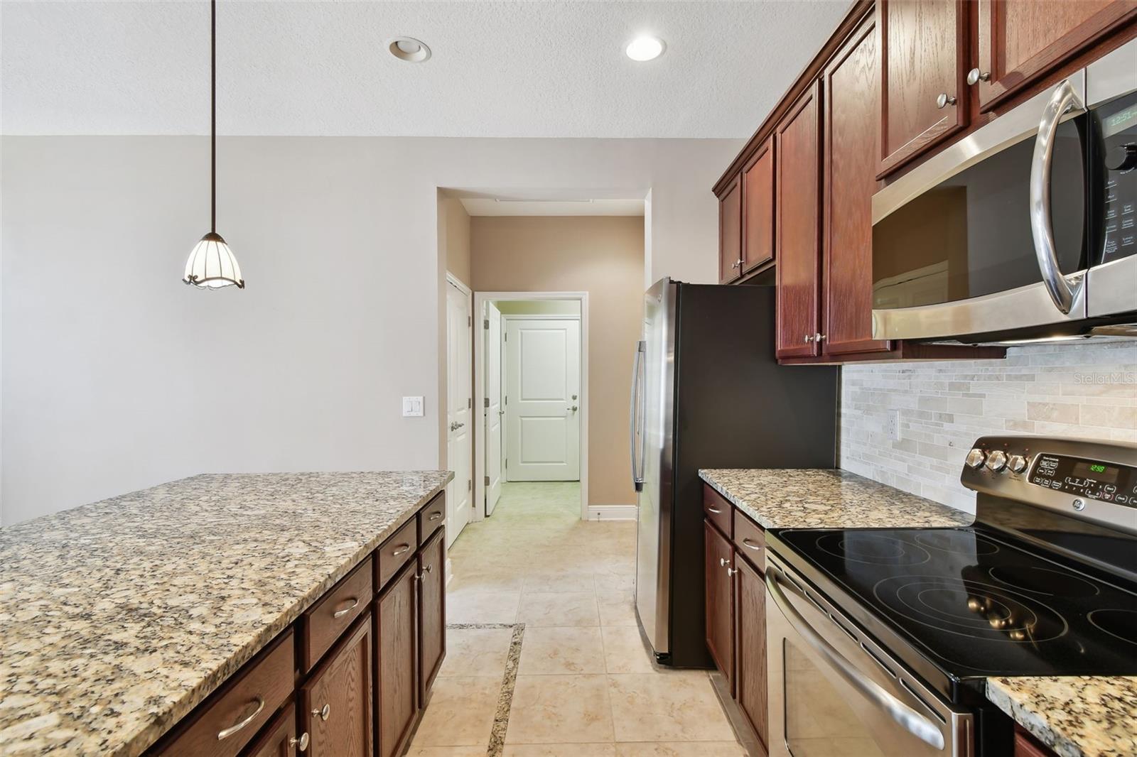 Image 18 of 73 For 11317 Wickersley Place
