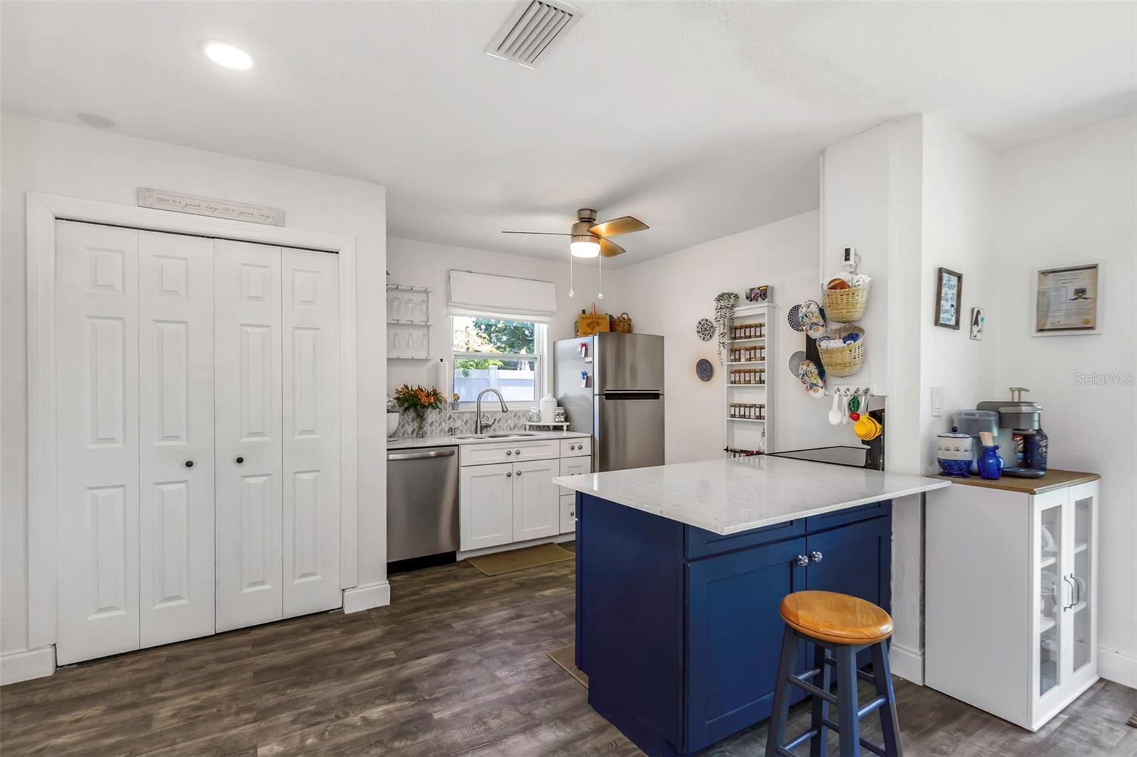 Image 15 of 47 For 5741 91st Avenue N