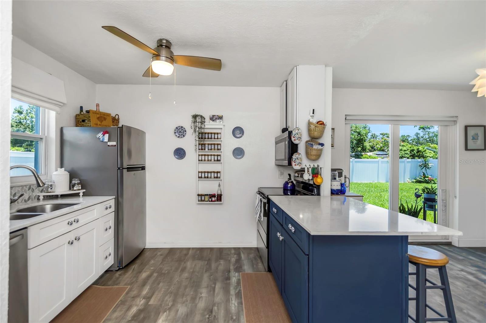 Image 16 of 47 For 5741 91st Avenue N