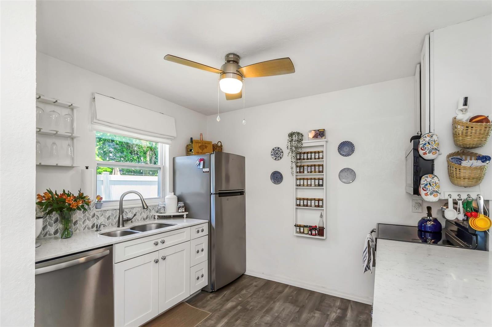 Image 17 of 47 For 5741 91st Avenue N
