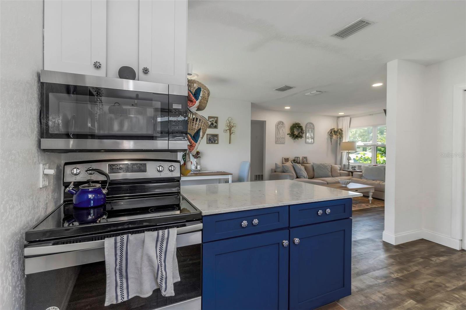 Image 21 of 47 For 5741 91st Avenue N