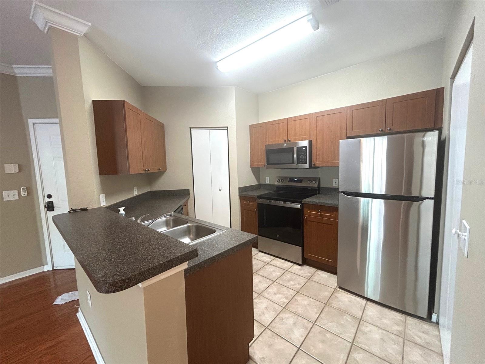 Image 5 of 18 For 2188 Chianti Place 10-102