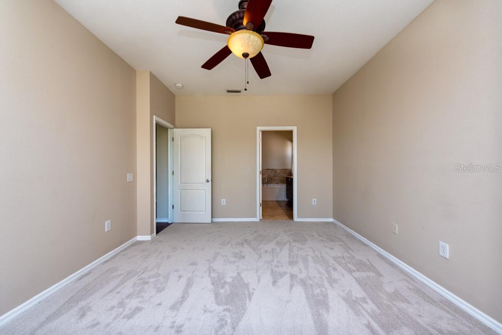 Image 15 of 43 For 27652 Sky Lake Circle
