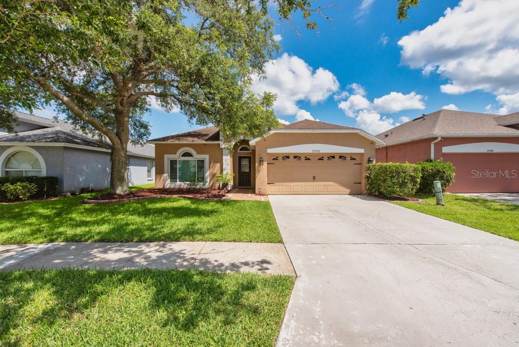 Image 33 of 43 For 27652 Sky Lake Circle