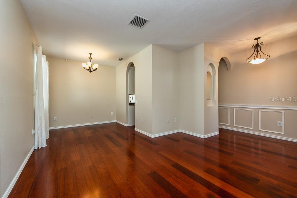 Image 4 of 43 For 27652 Sky Lake Circle