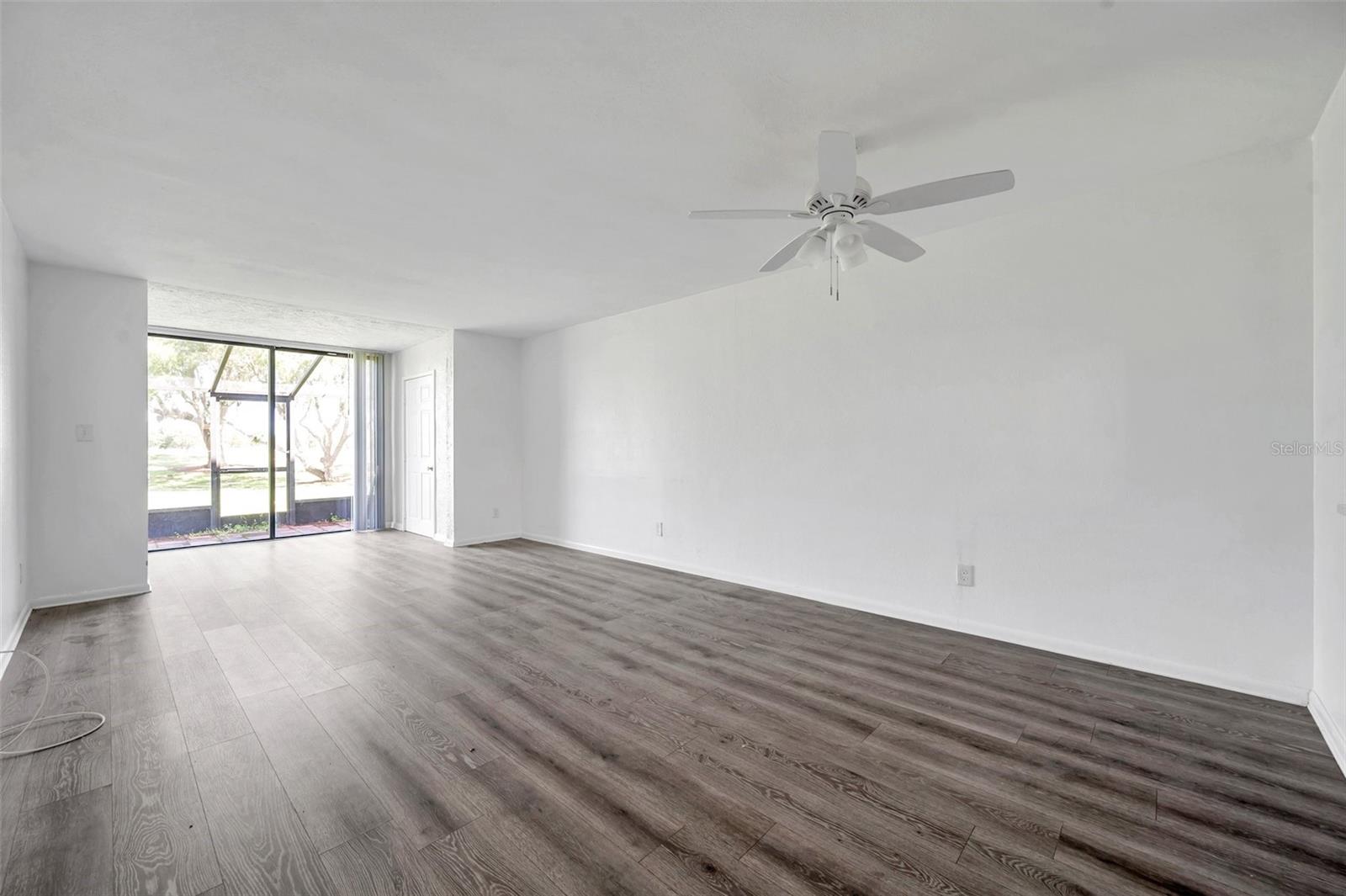 Image 10 of 40 For 2049 Skimmer Court W 311