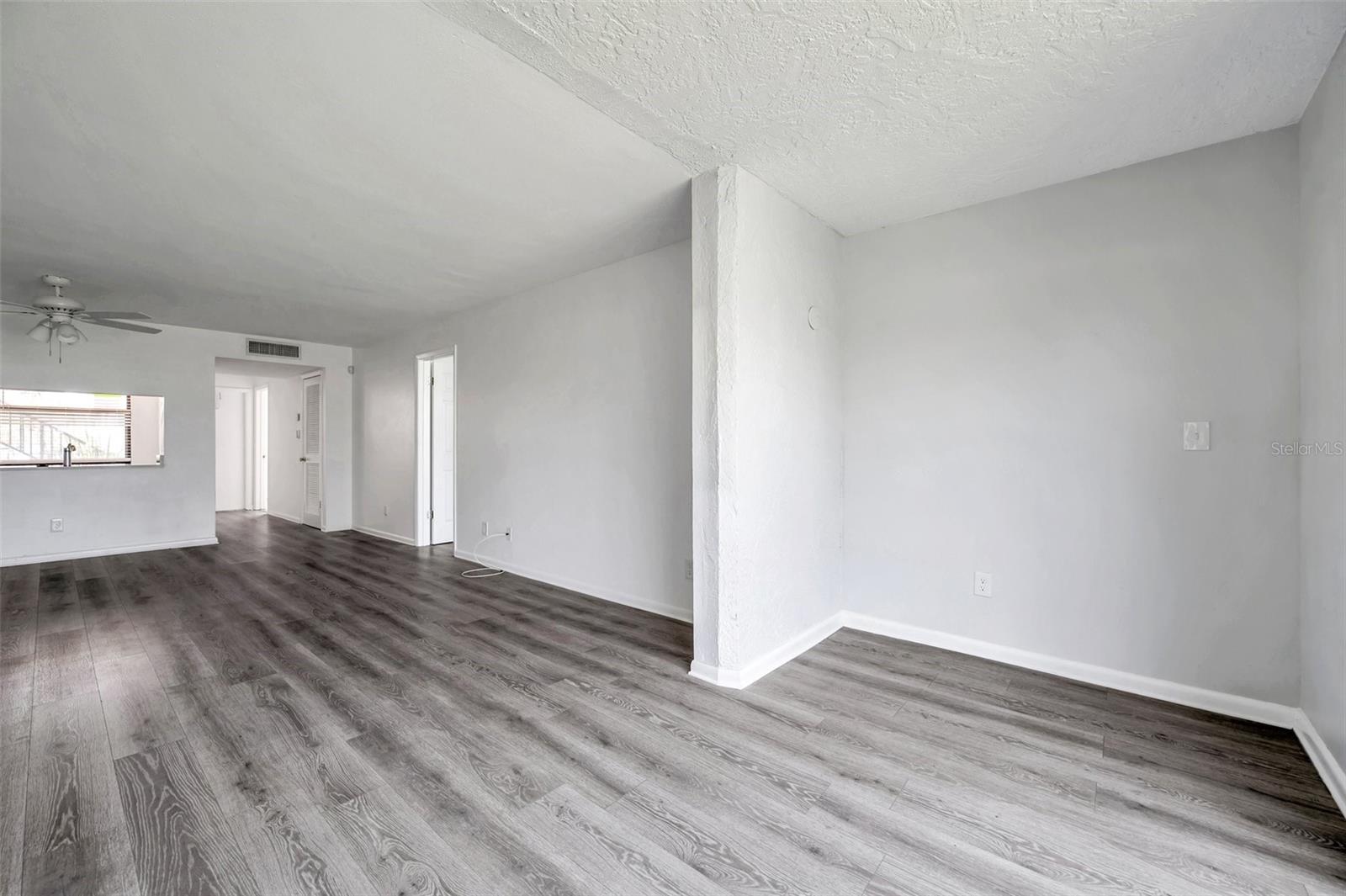 Image 11 of 40 For 2049 Skimmer Court W 311