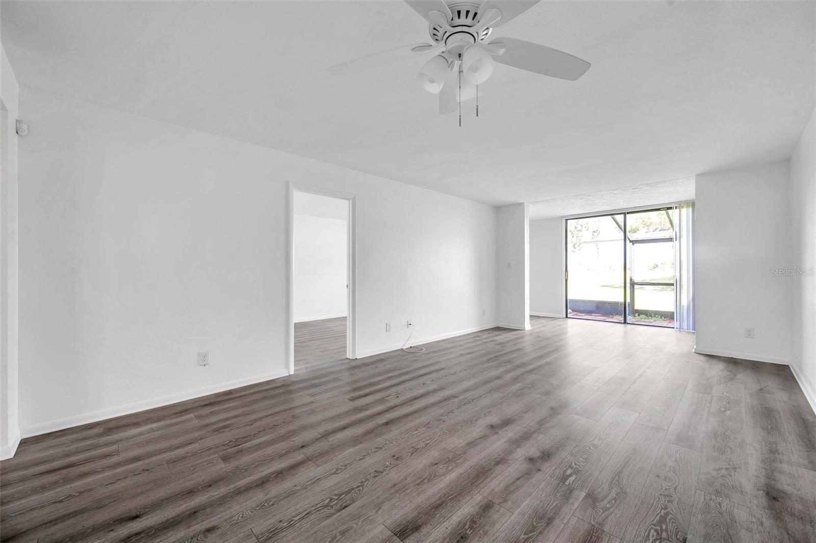 Image 12 of 40 For 2049 Skimmer Court W 311