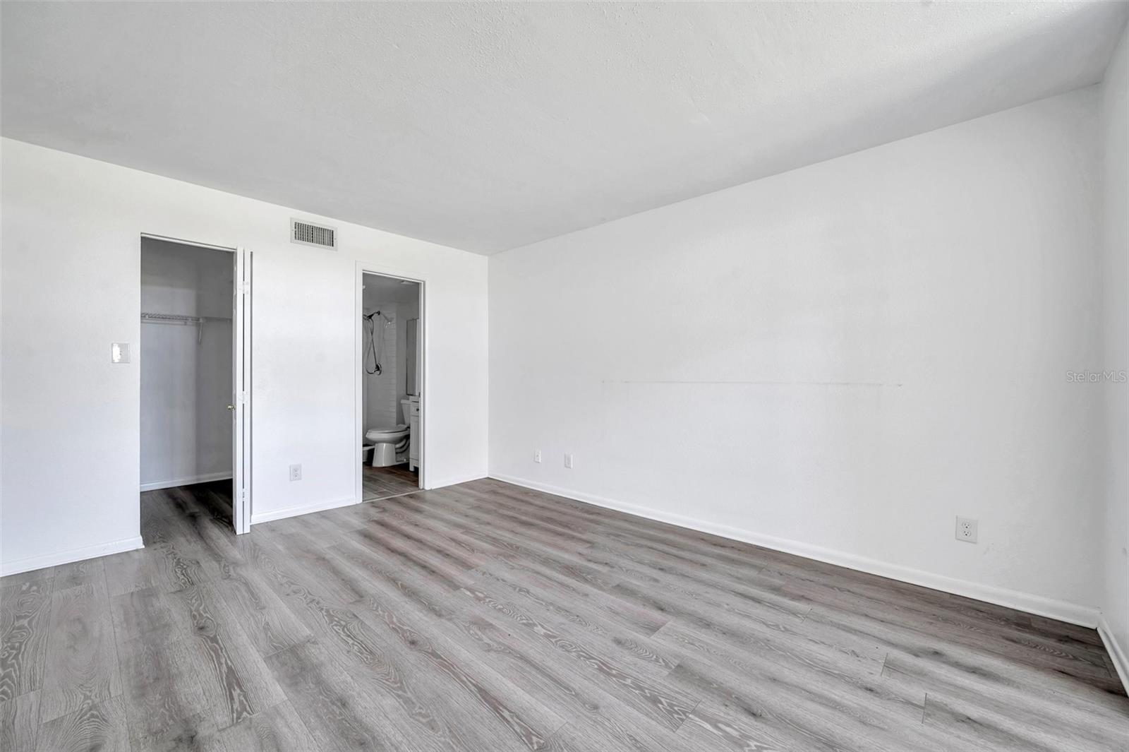 Image 22 of 40 For 2049 Skimmer Court W 311