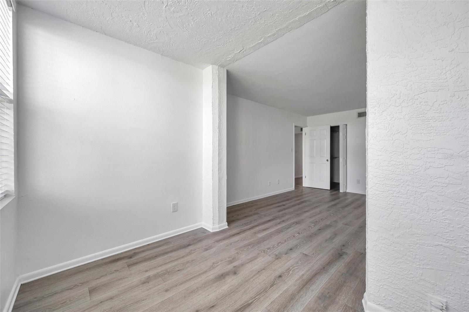 Image 24 of 40 For 2049 Skimmer Court W 311