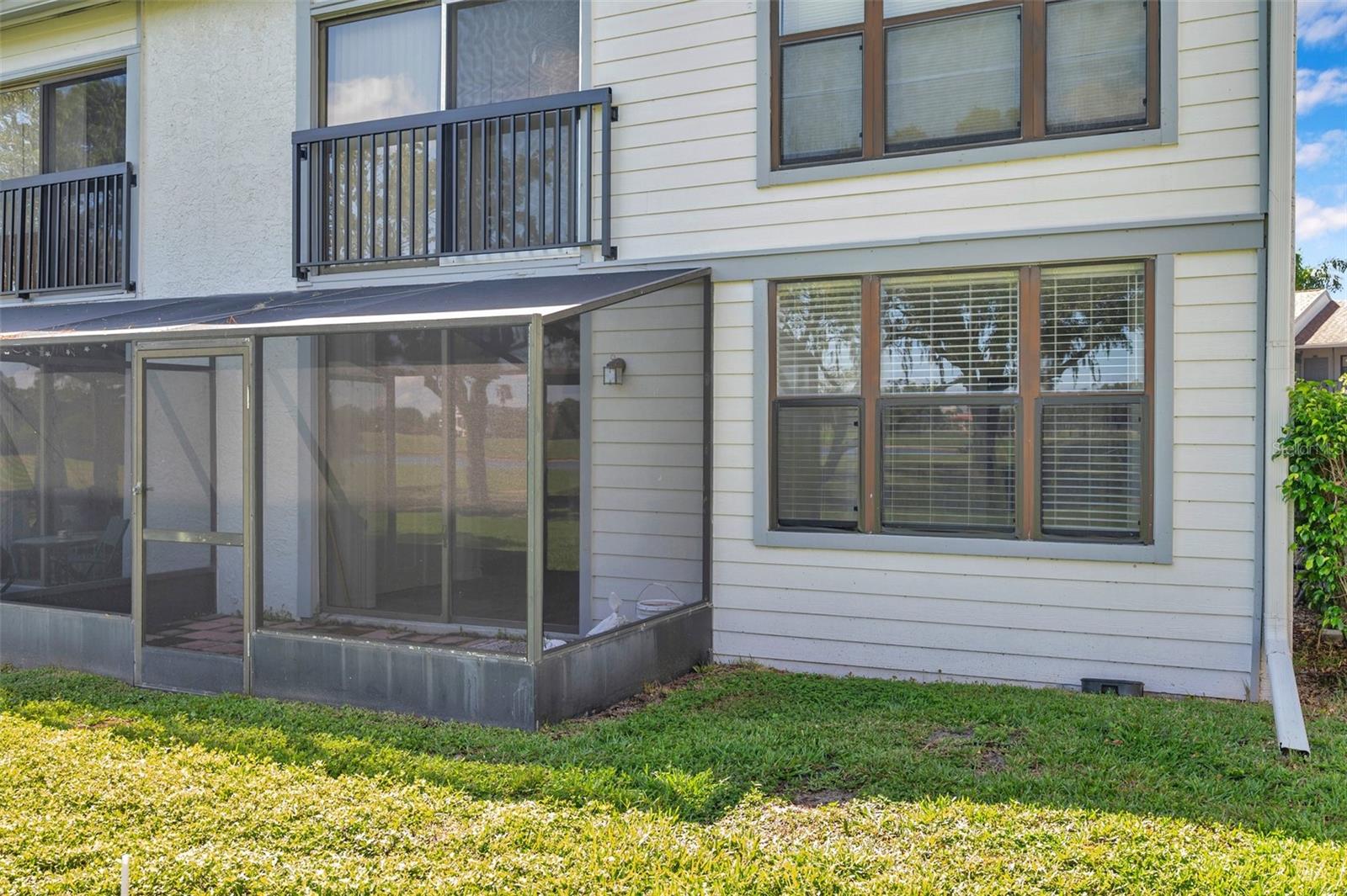 Image 29 of 40 For 2049 Skimmer Court W 311