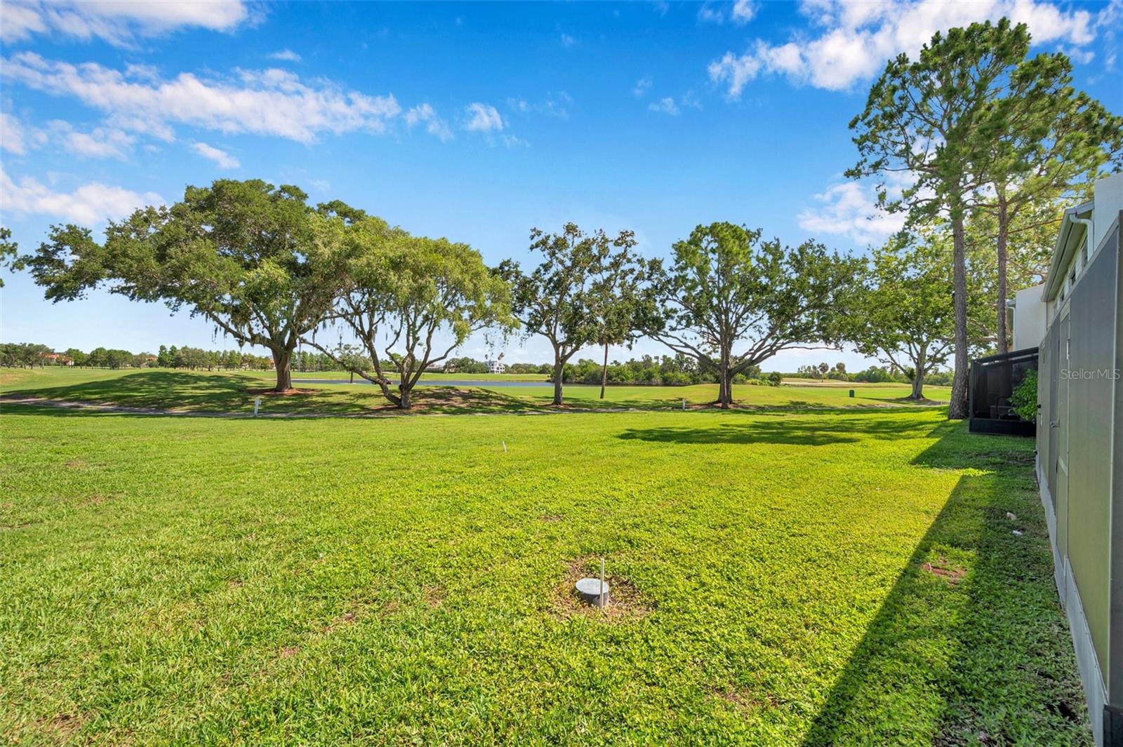 Image 31 of 40 For 2049 Skimmer Court W 311