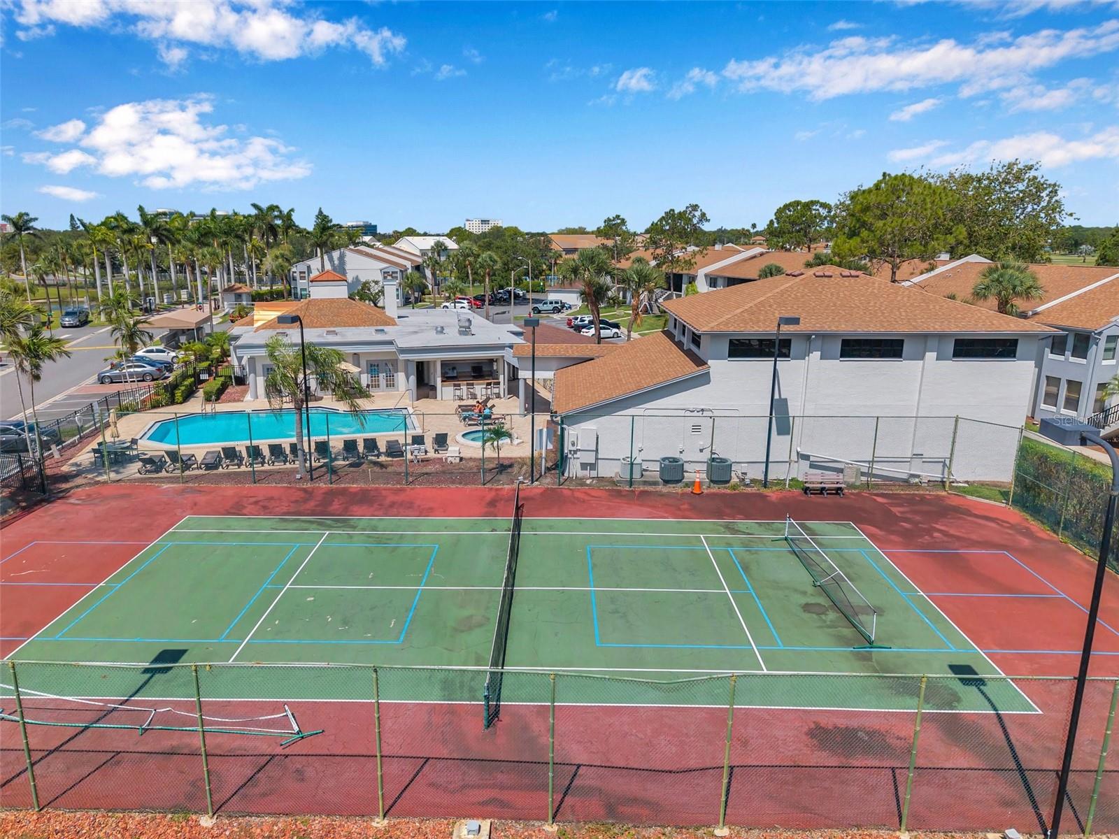 Image 36 of 40 For 2049 Skimmer Court W 311