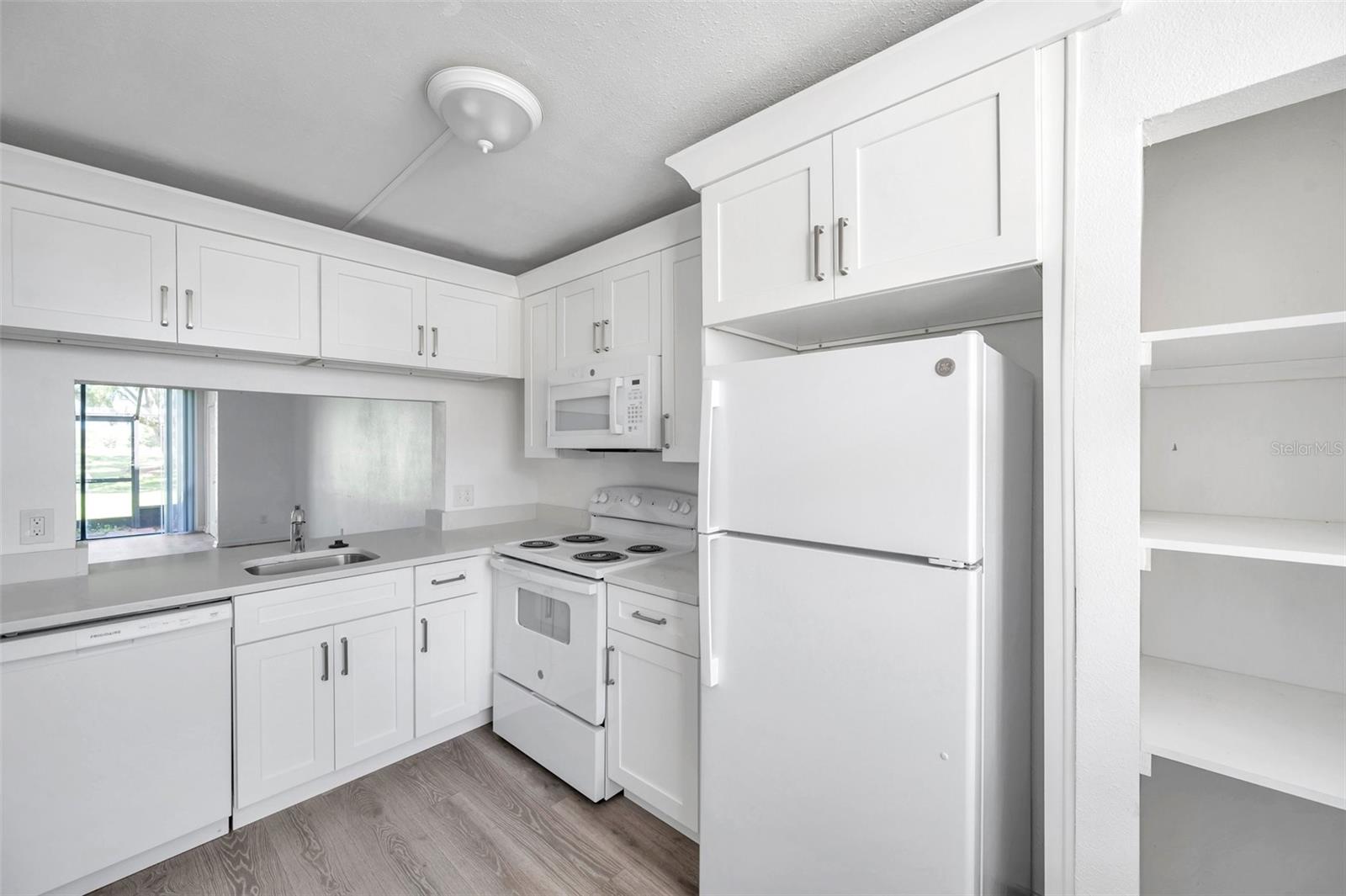 Image 5 of 40 For 2049 Skimmer Court W 311