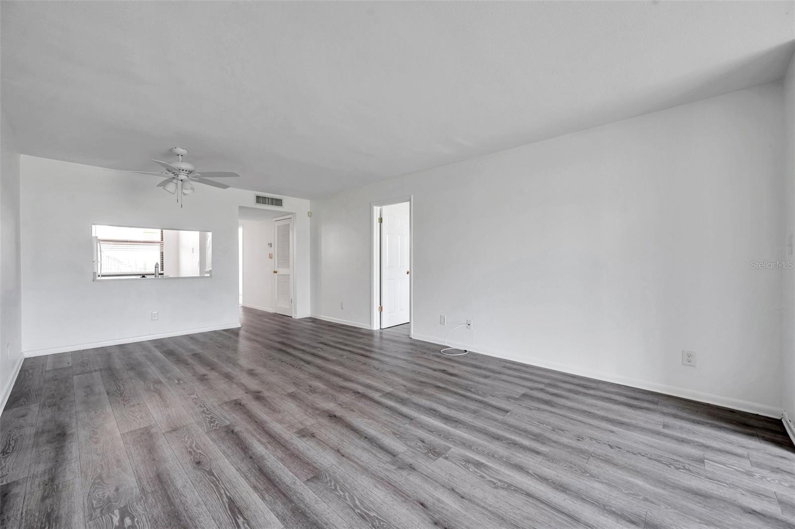 Image 9 of 40 For 2049 Skimmer Court W 311