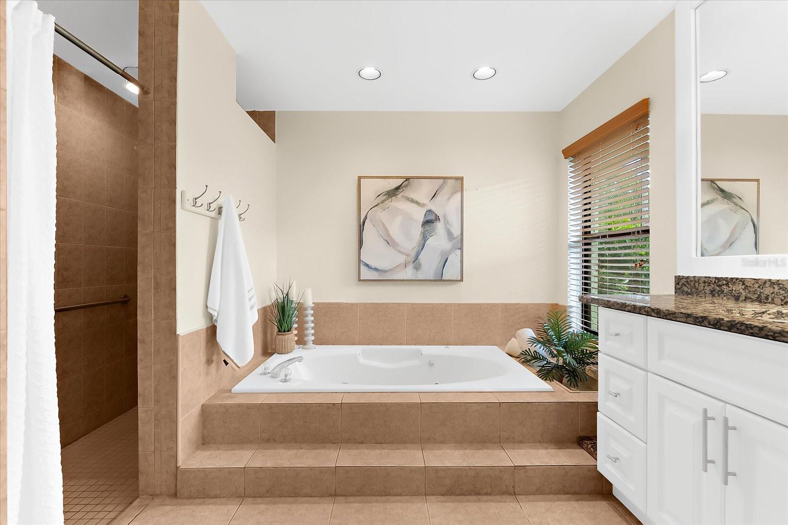 Image 33 of 61 For 3360 Hickorywood Way