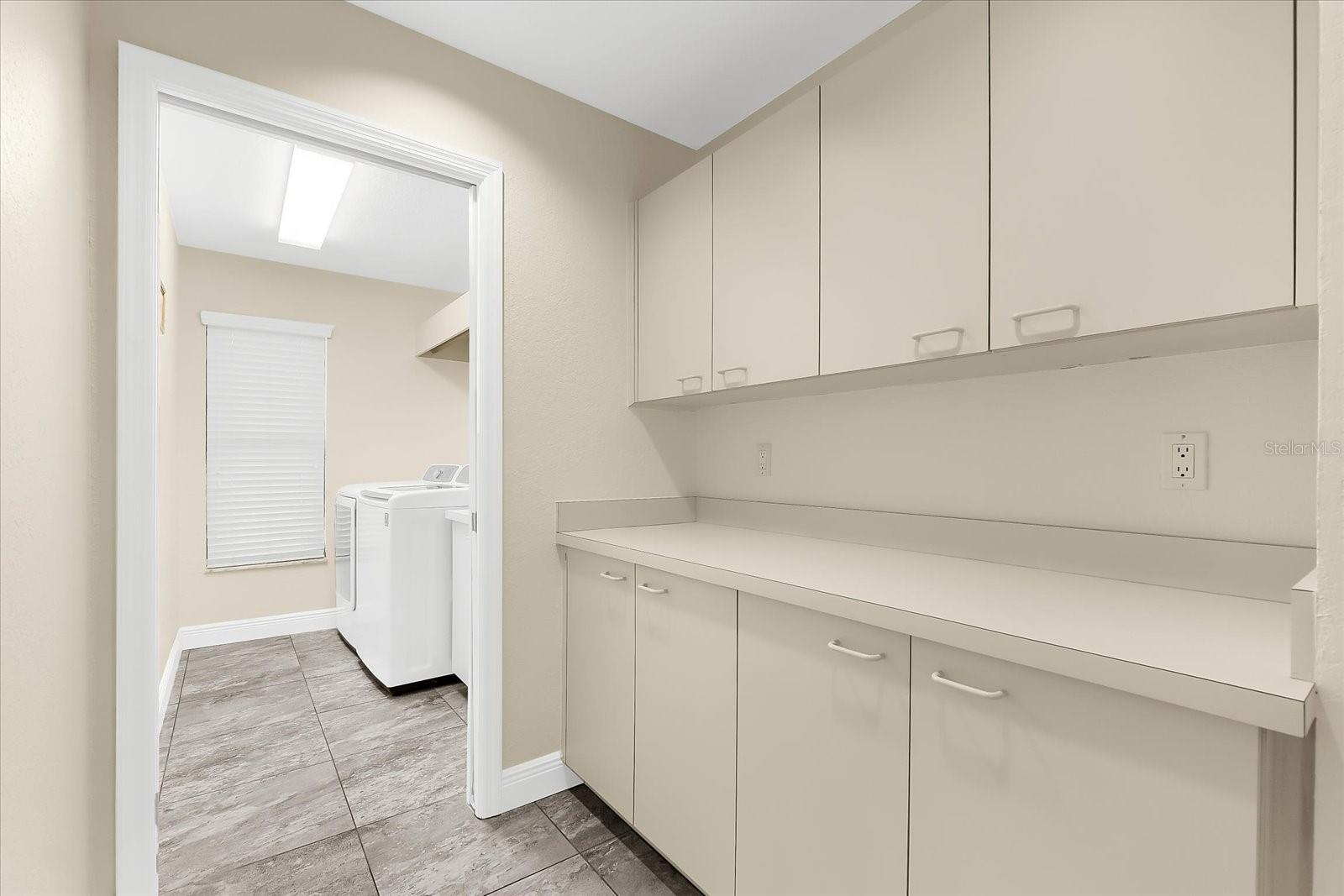 Image 43 of 61 For 3360 Hickorywood Way