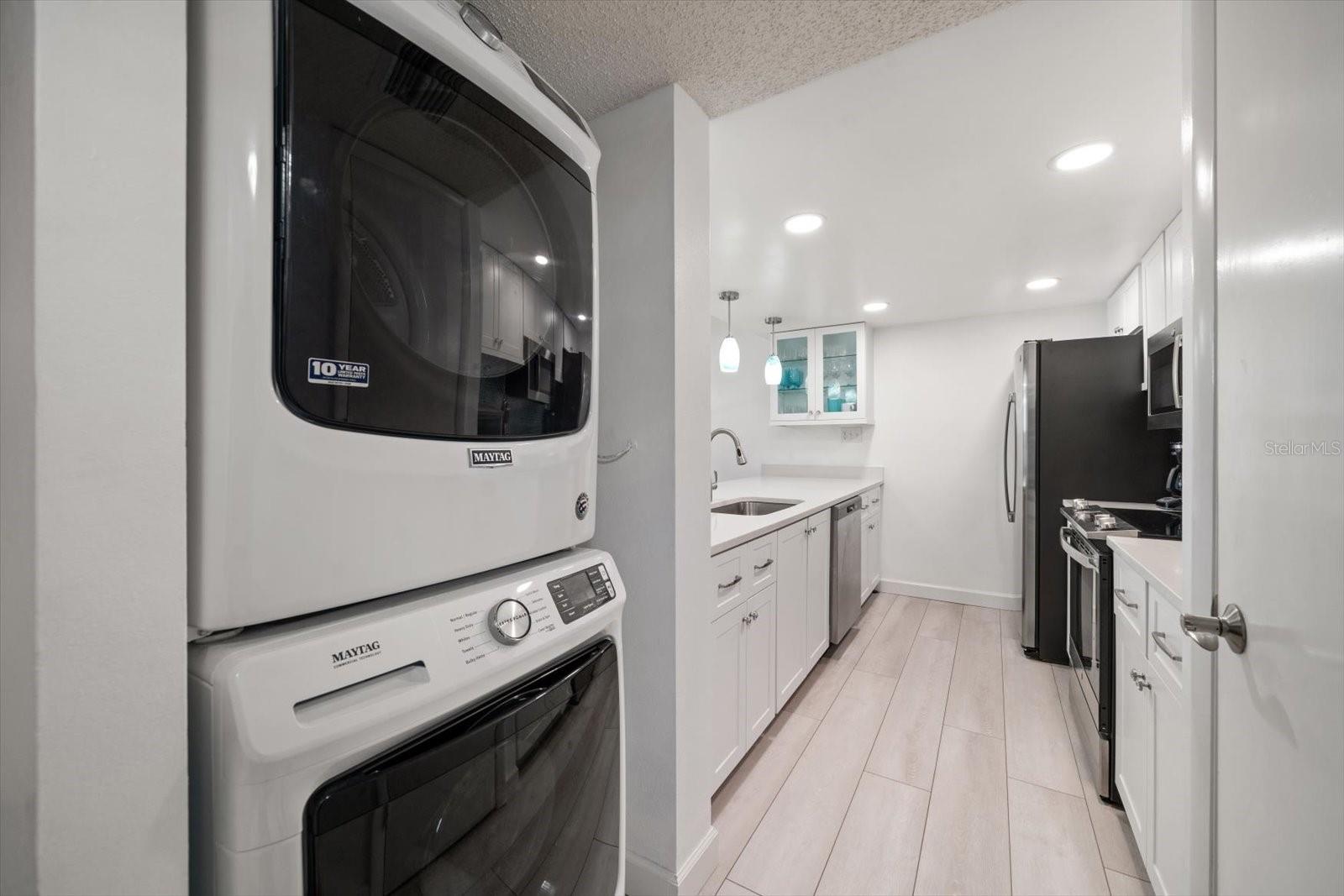 Image 10 of 32 For 440 Gulfview Boulevard 1404