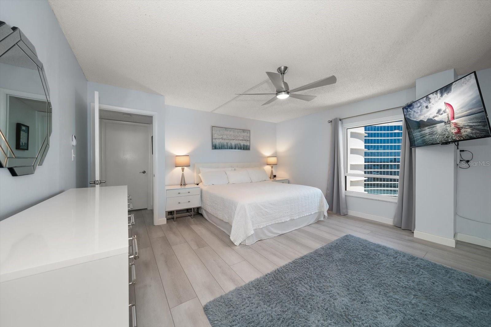 Image 12 of 32 For 440 Gulfview Boulevard 1404